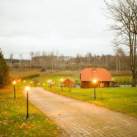 Hotel Kundzini à Bīriņi Extérieur photo