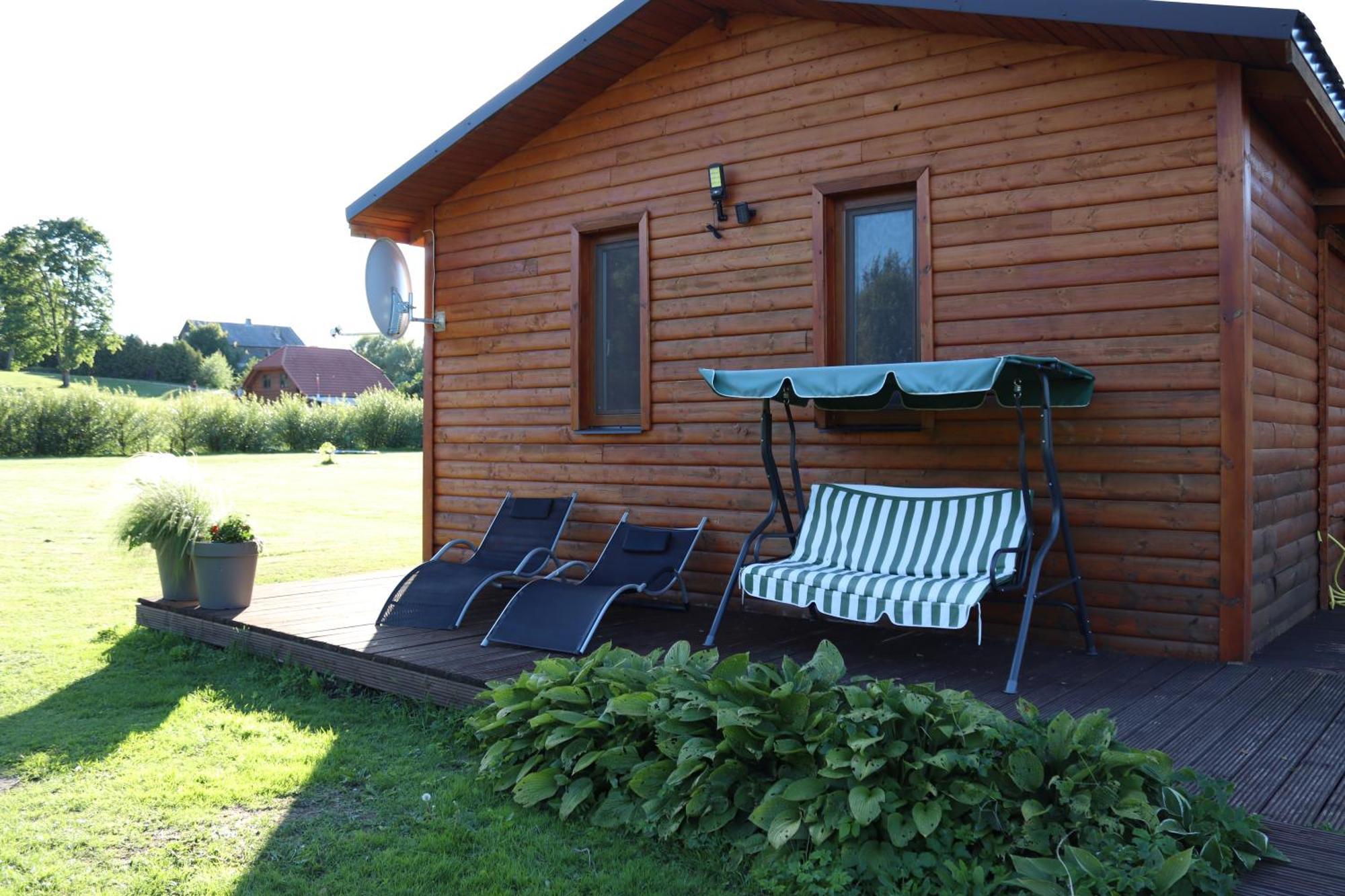 Hotel Kundzini à Bīriņi Extérieur photo