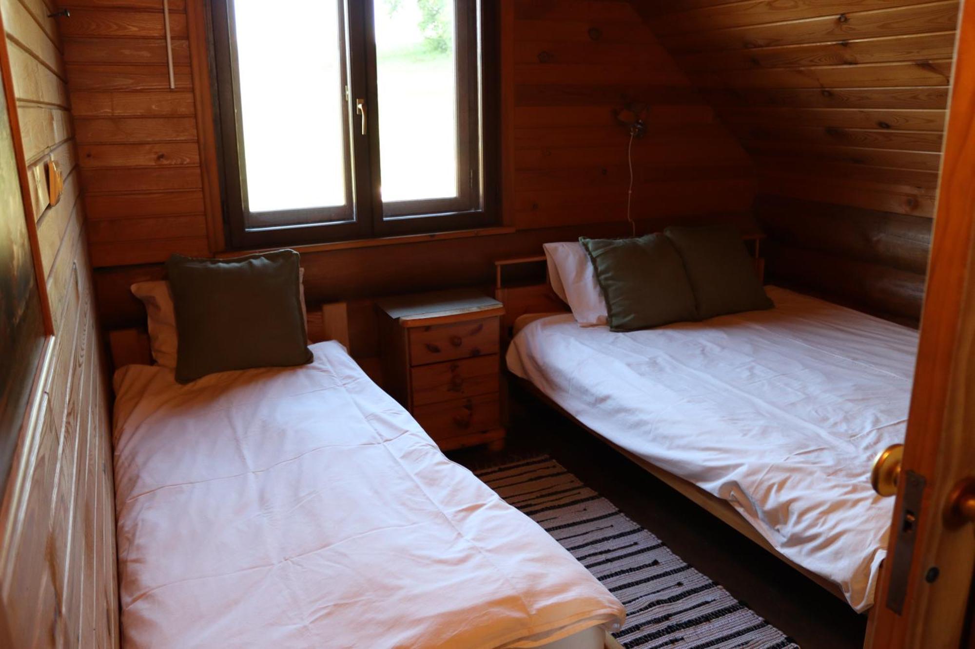 Hotel Kundzini à Bīriņi Extérieur photo