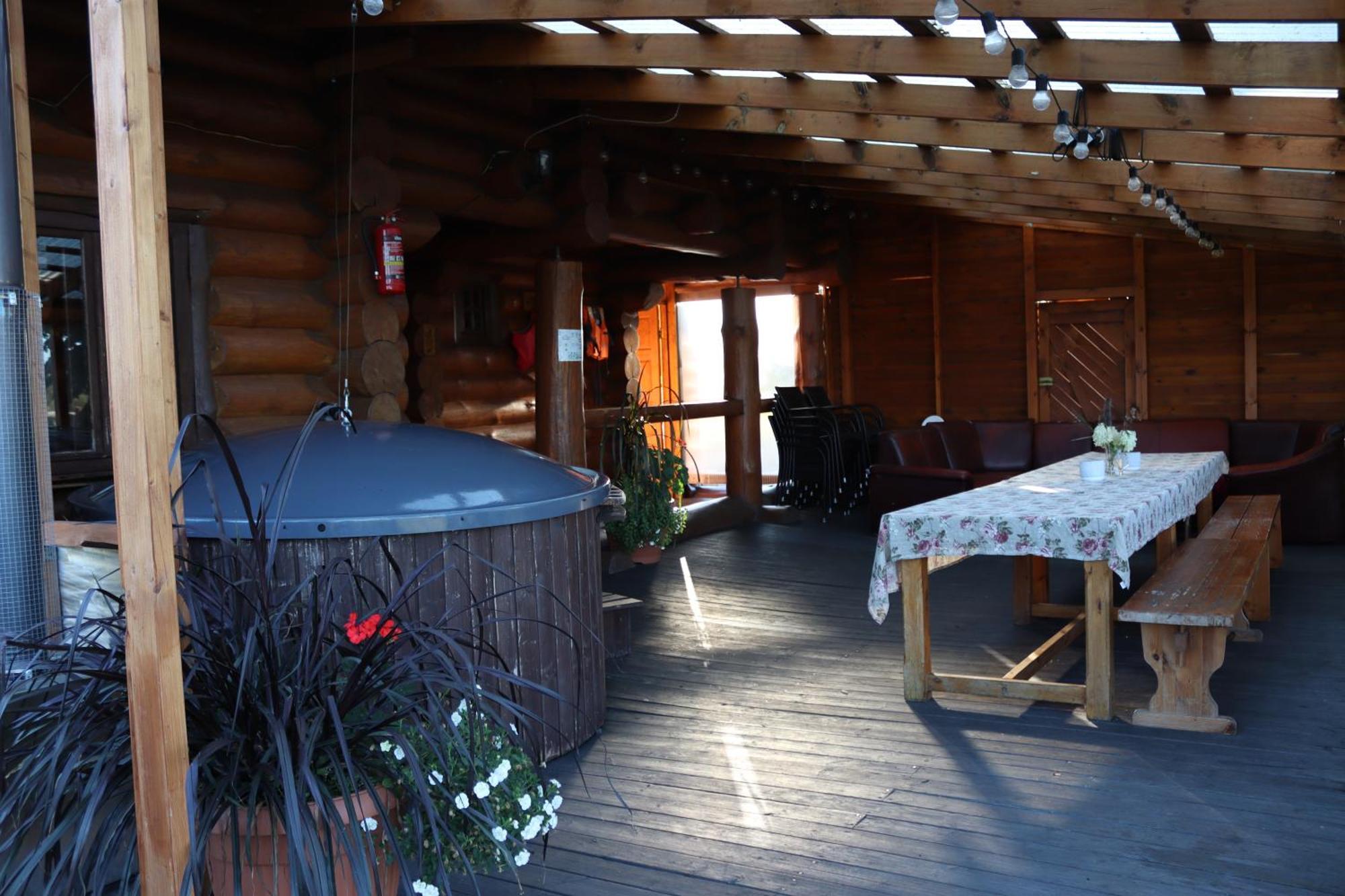 Hotel Kundzini à Bīriņi Extérieur photo