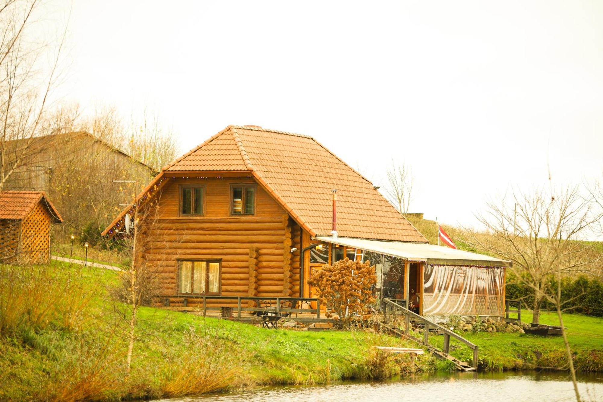 Hotel Kundzini à Bīriņi Extérieur photo